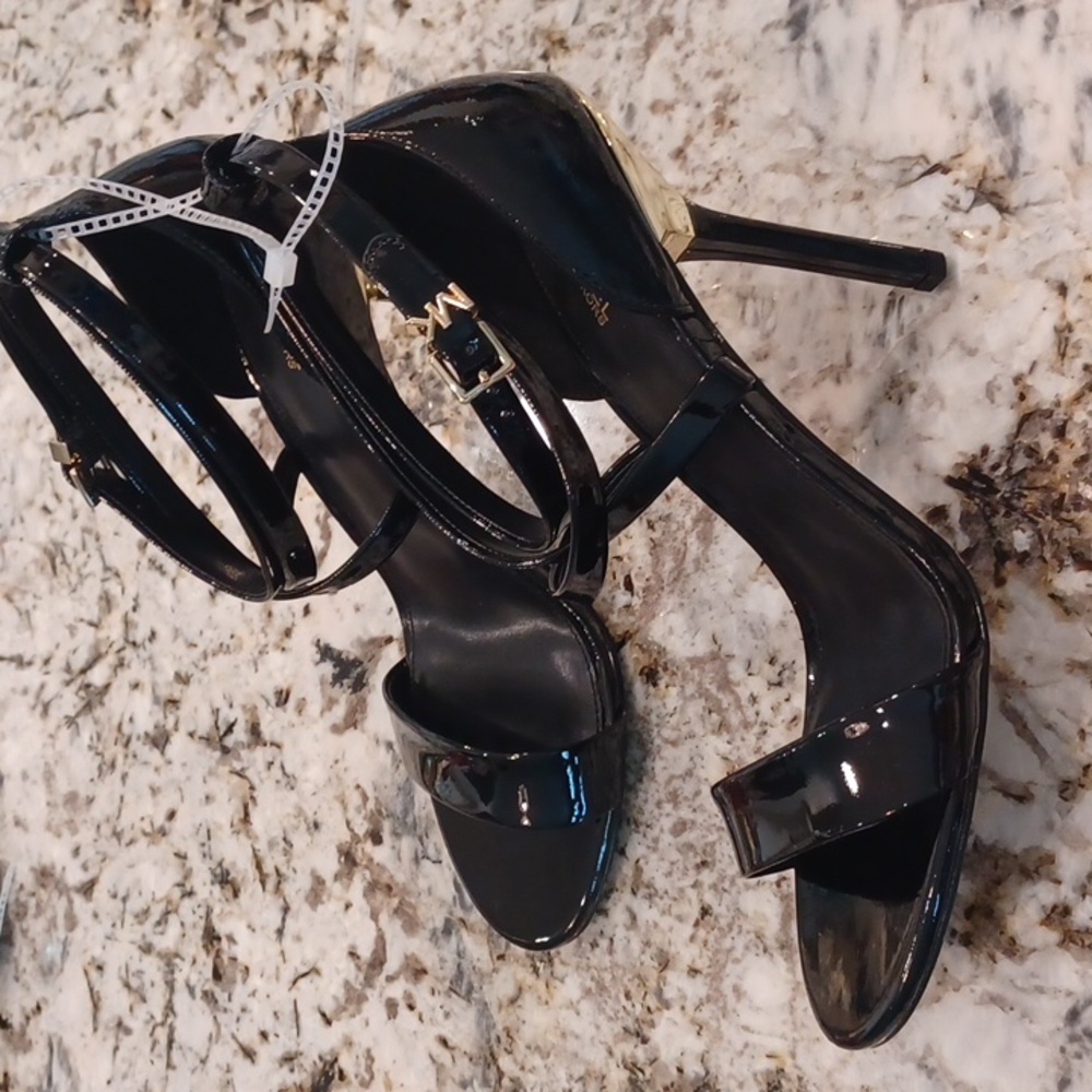 Michael Kors Astrid Black Patent Leather strappy high heel sandal NEW Size 11